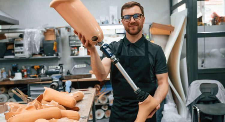 Cómo la Rehabilitación Ayuda en la Recuperación de Prótesis